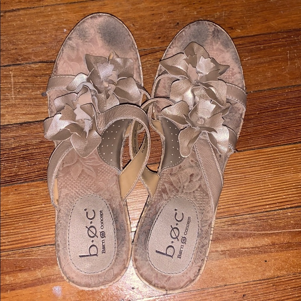 Wedges with Flower Design